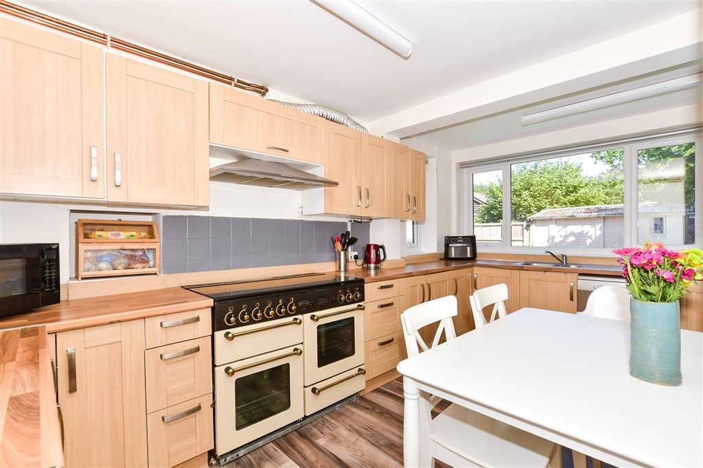 Property photo 3 of 12 Kitchen