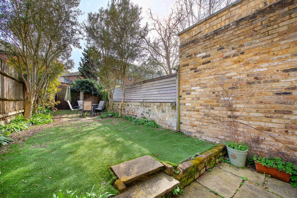 Property photo 3 of 18