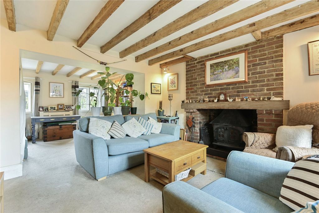 Property photo 2 of 28 House Sitting Room