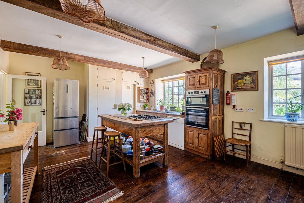 Property photo 3 of 23 Image