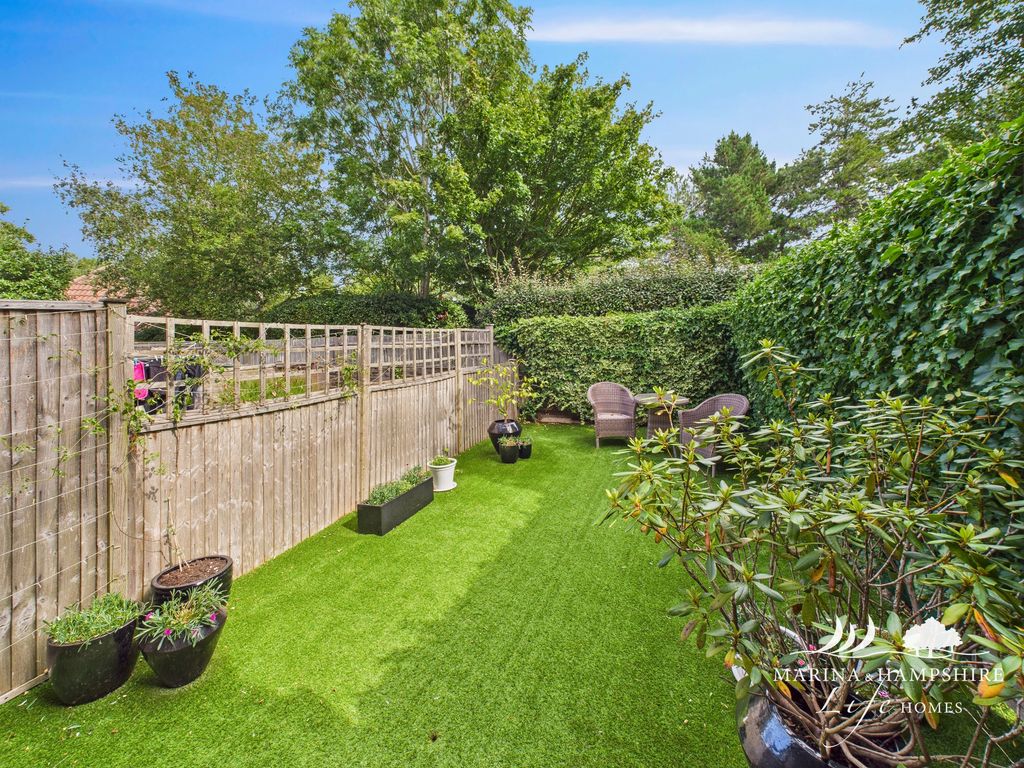 Property photo 2 of 27 Cam03691G0-Pr0066-Still010