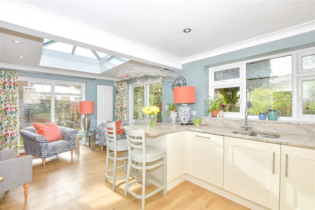 Property photo 3 of 16 Kitchen/Breakfast Room
