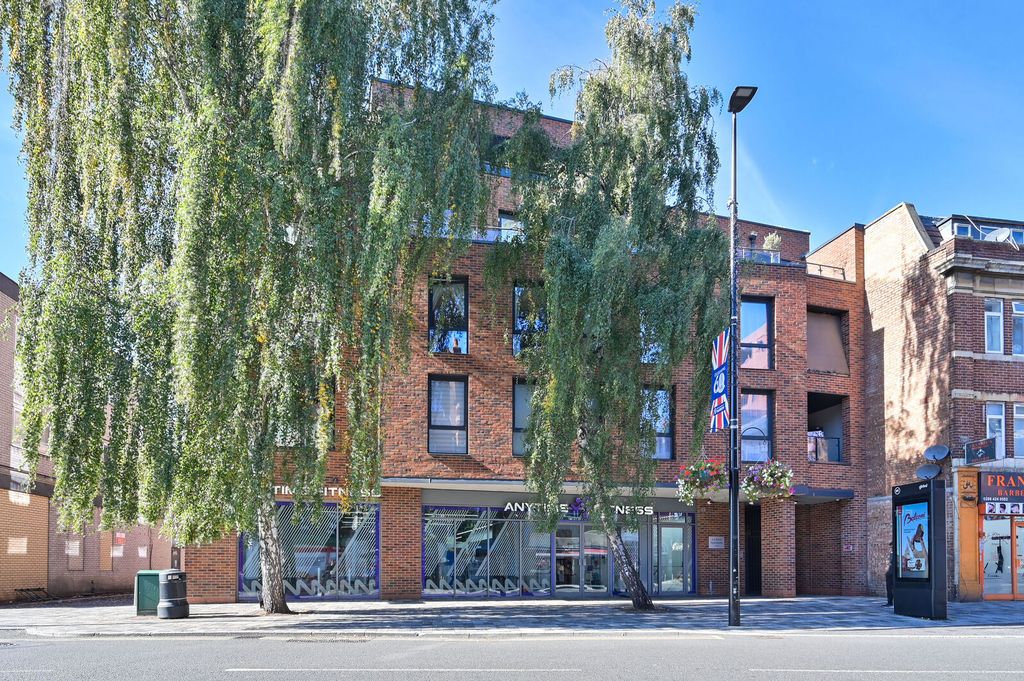 Property photo 1 of 17