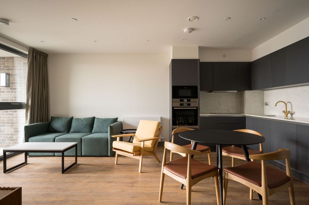 Property photo 3 of 21