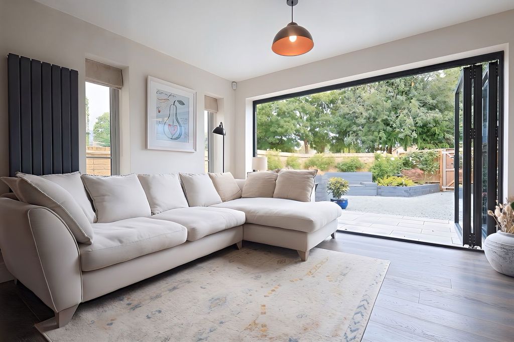 Property photo 3 of 28 Img_8478_1752911563920.Jpeg