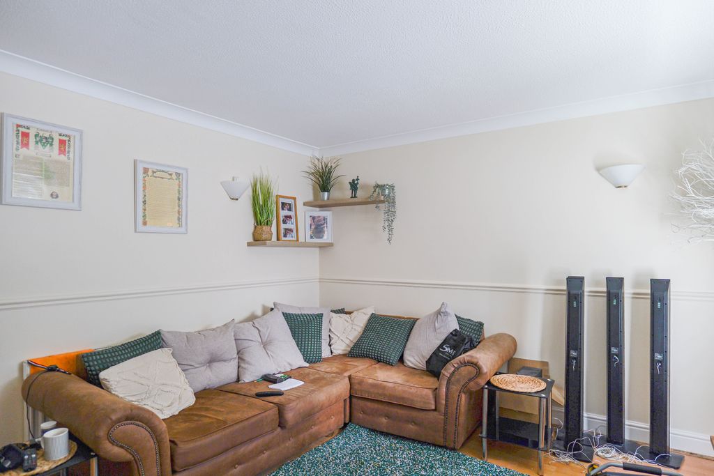 Property photo 3 of 14