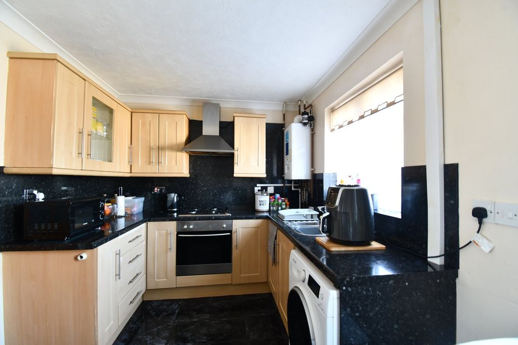 Property photo 3 of 13