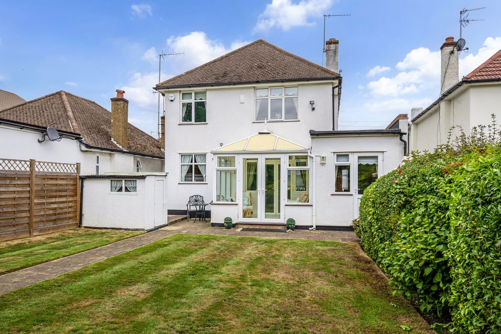 Property photo 2 of 31