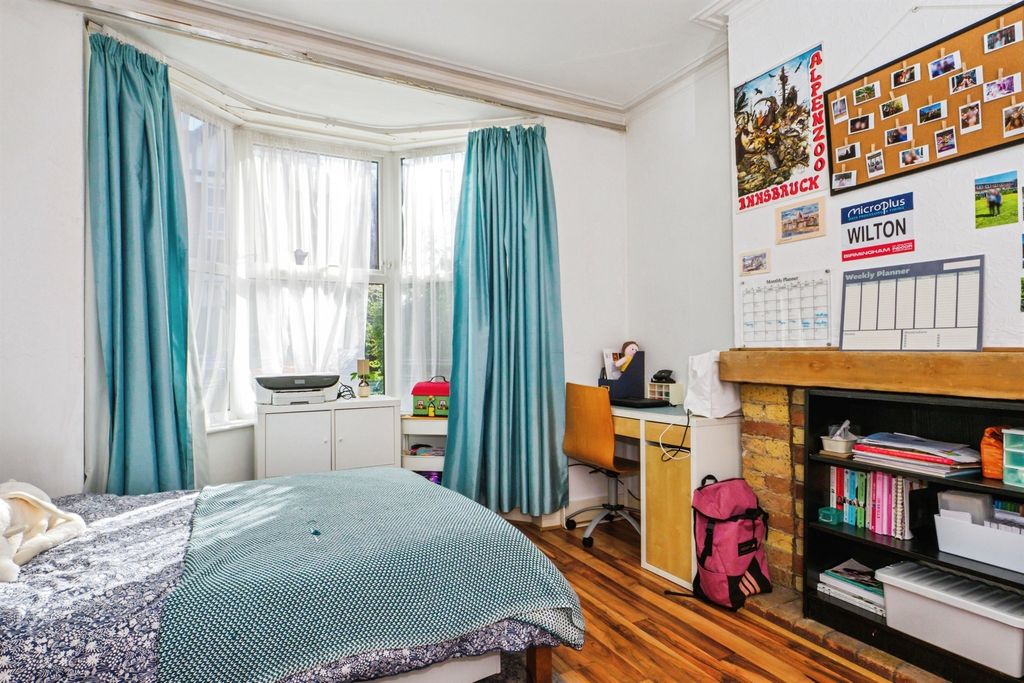 Property photo 2 of 17