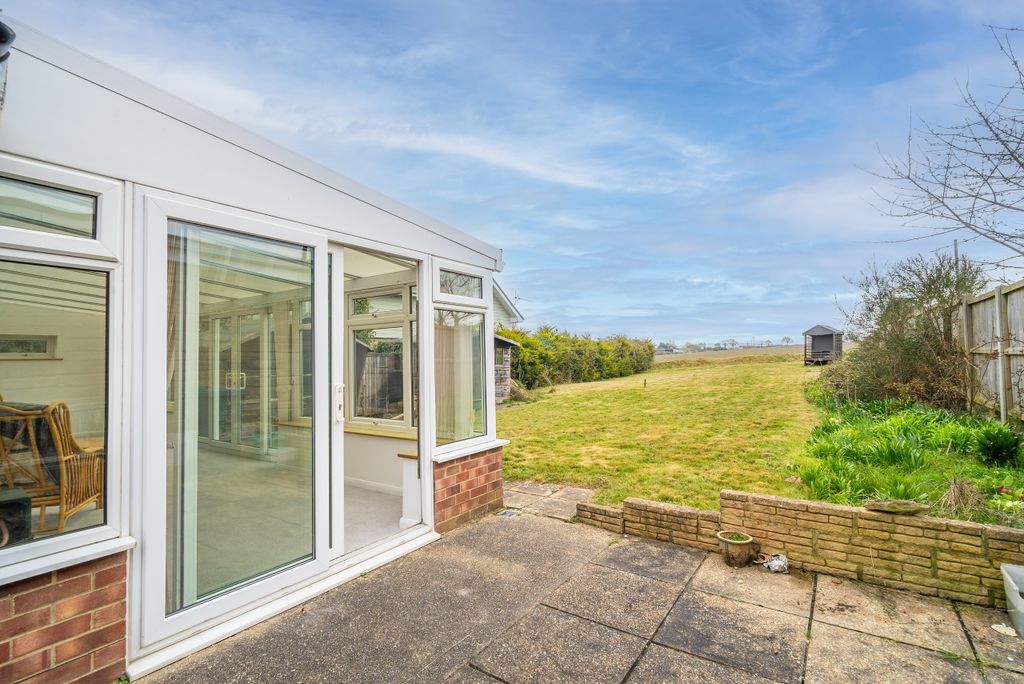 Property photo 2 of 18 Garden