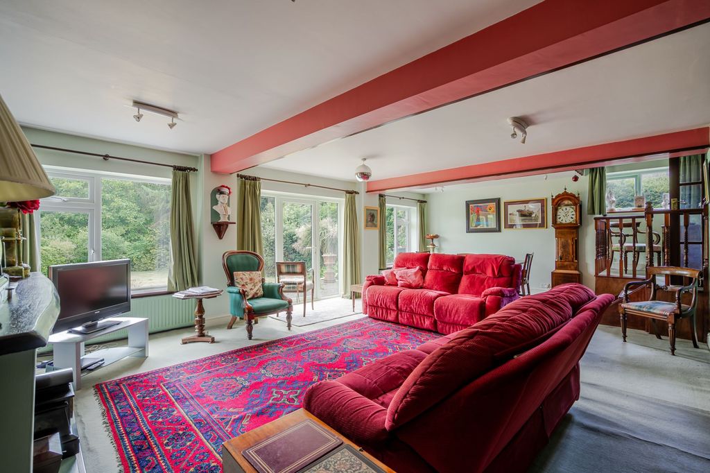 Property photo 3 of 11