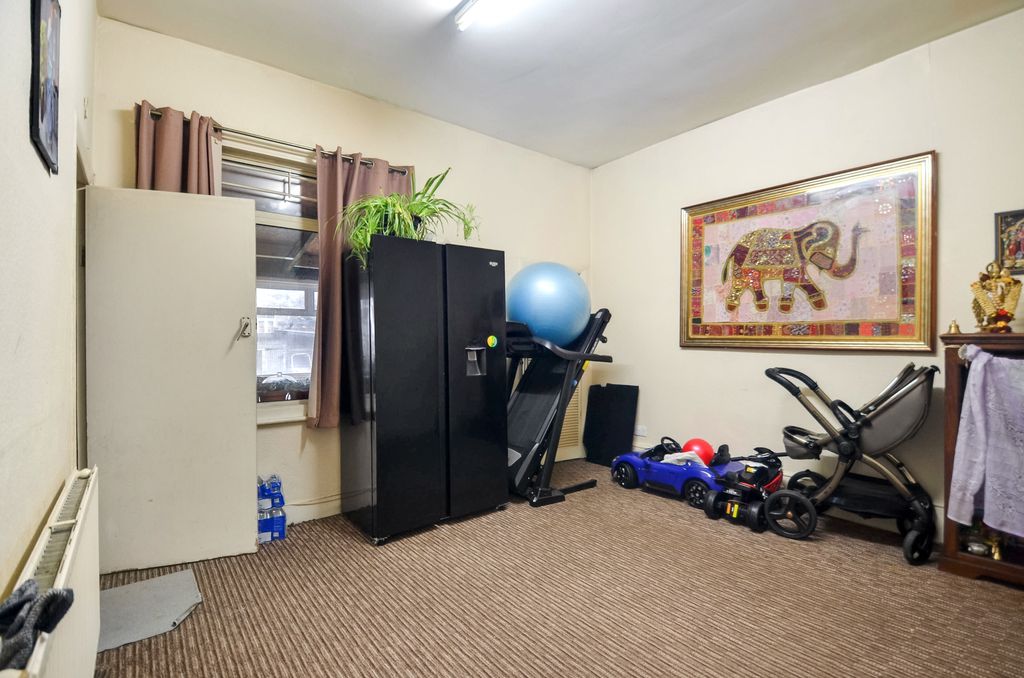 Property photo 3 of 14