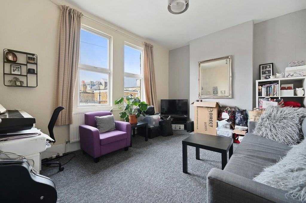 Property photo 2 of 9