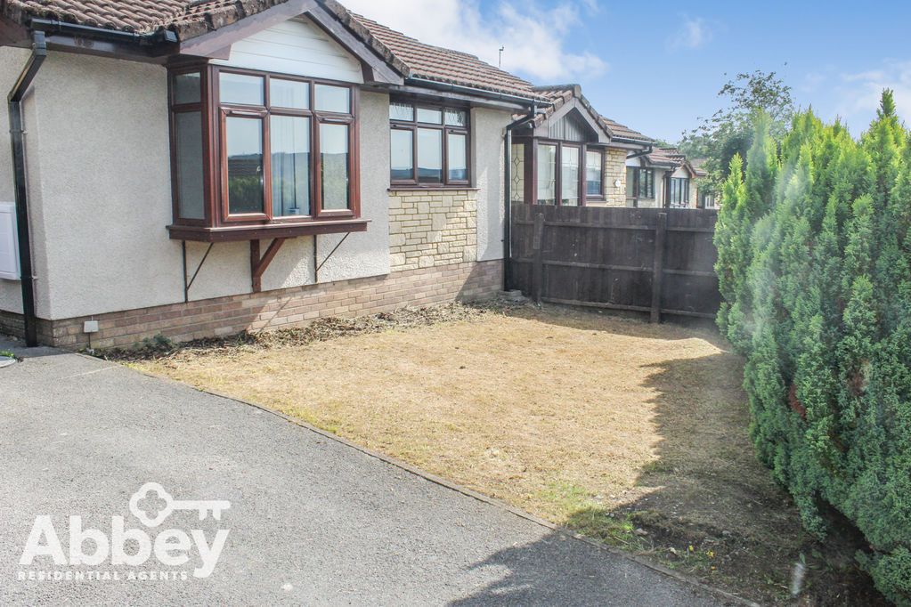Property photo 2 of 15 Front Garden
