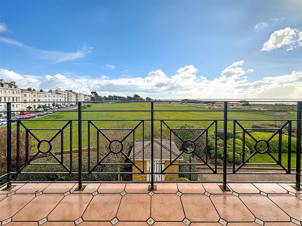 Additional image 19 of 2 bed flat for saleBeach Crescent, Littlehampton BN17