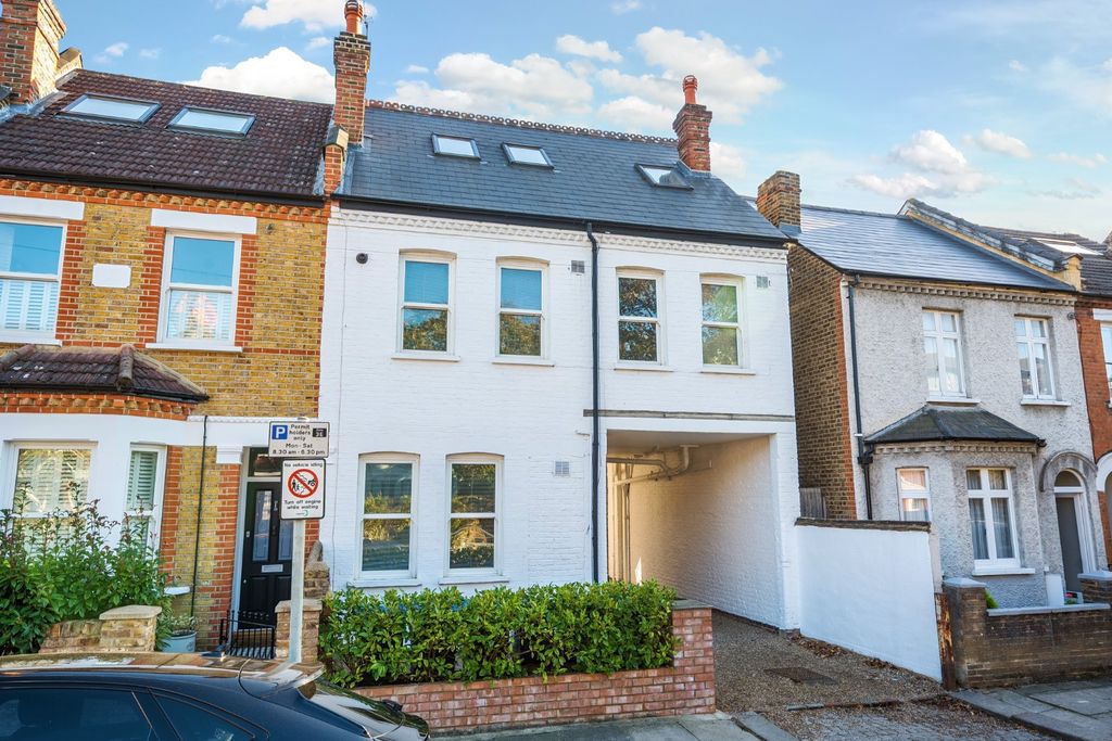 Property photo 3 of 16 Picture No. 15