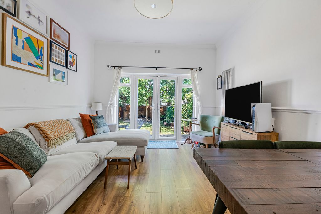 Property photo 2 of 23 Reception/Kitchen