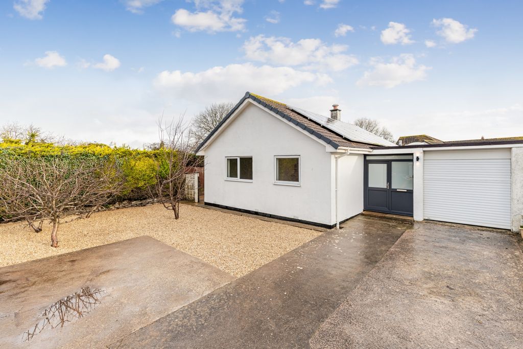 Property photo 1 of 16 A02 - 156 North Boundary Road Brixham - 260206