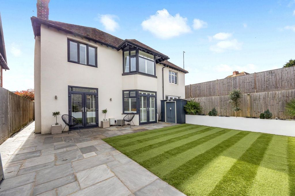 Additional image 4 of 4 bed property to rentWoodland Drive, Hove BN3