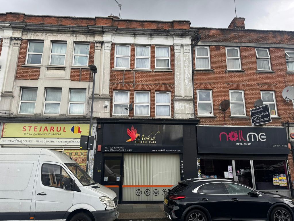 Property photo 1 of 17 425 Honeypot Lane 2.Jpg