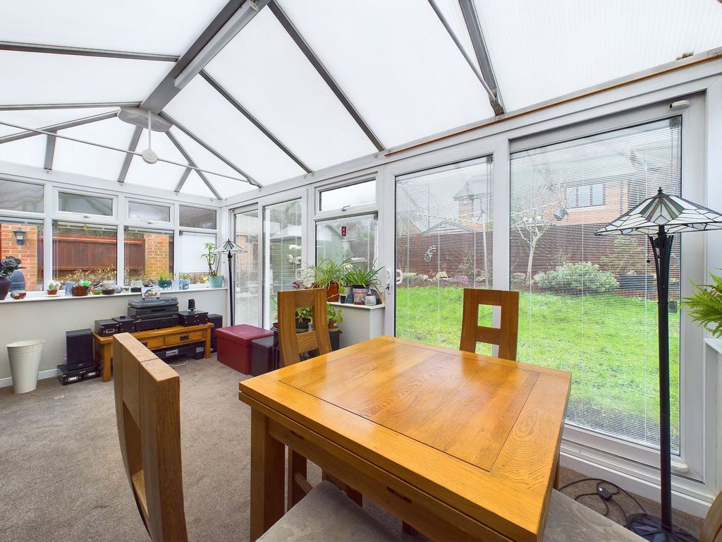 Property photo 3 of 21 Conservatory