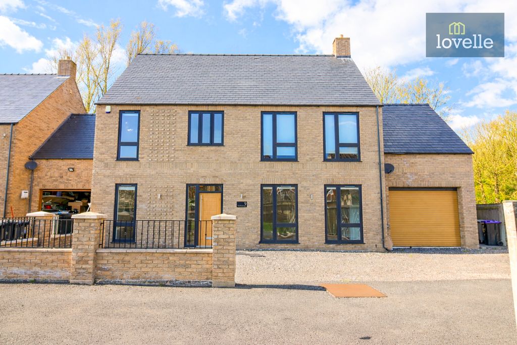 Property photo 1 of 27