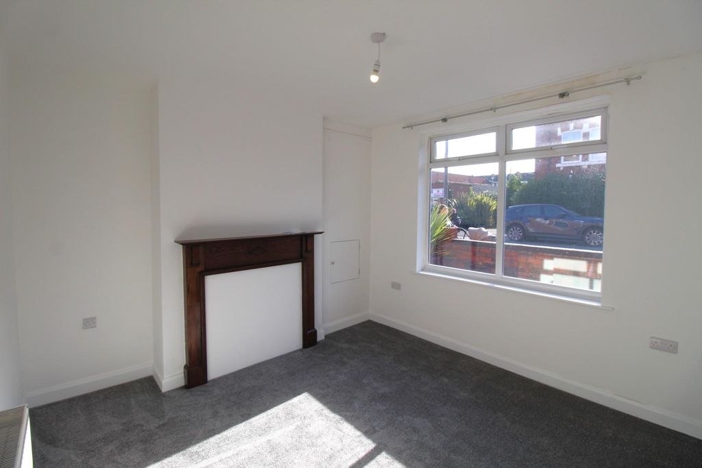 Property photo 3 of 12 Living Room.Jpg