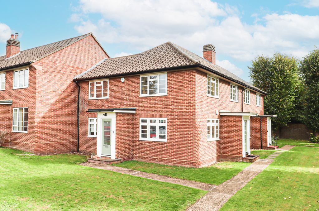 Property photo 1 of 8 Front View