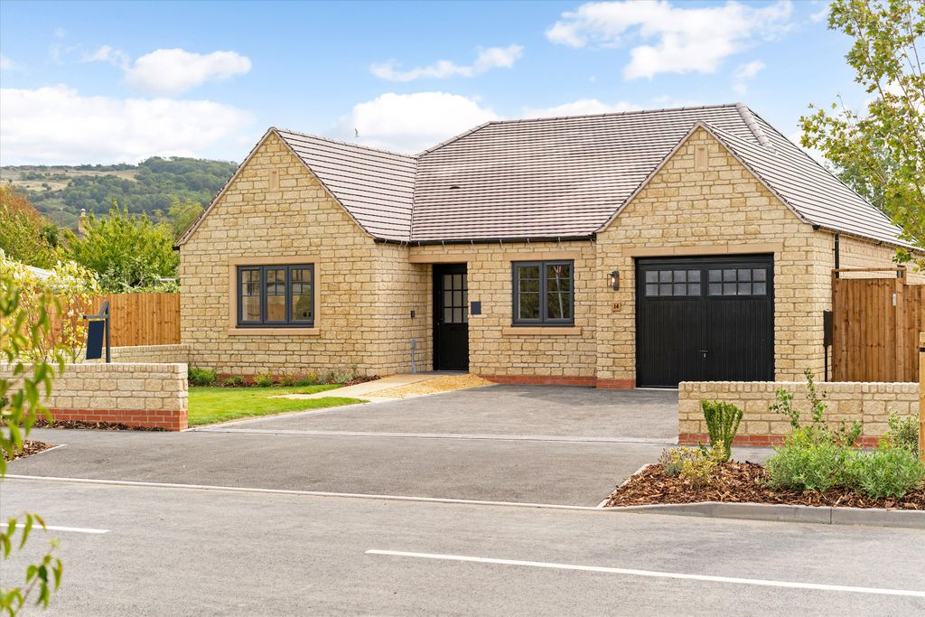 Property photo 1 of 33 Image