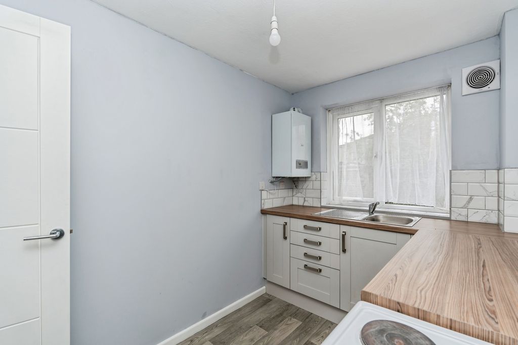 Property photo 3 of 17 Pbox-Img.Jpg