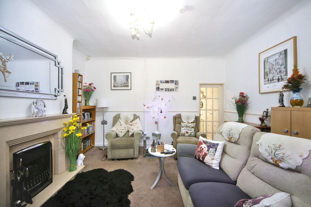 Property photo 2 of 21