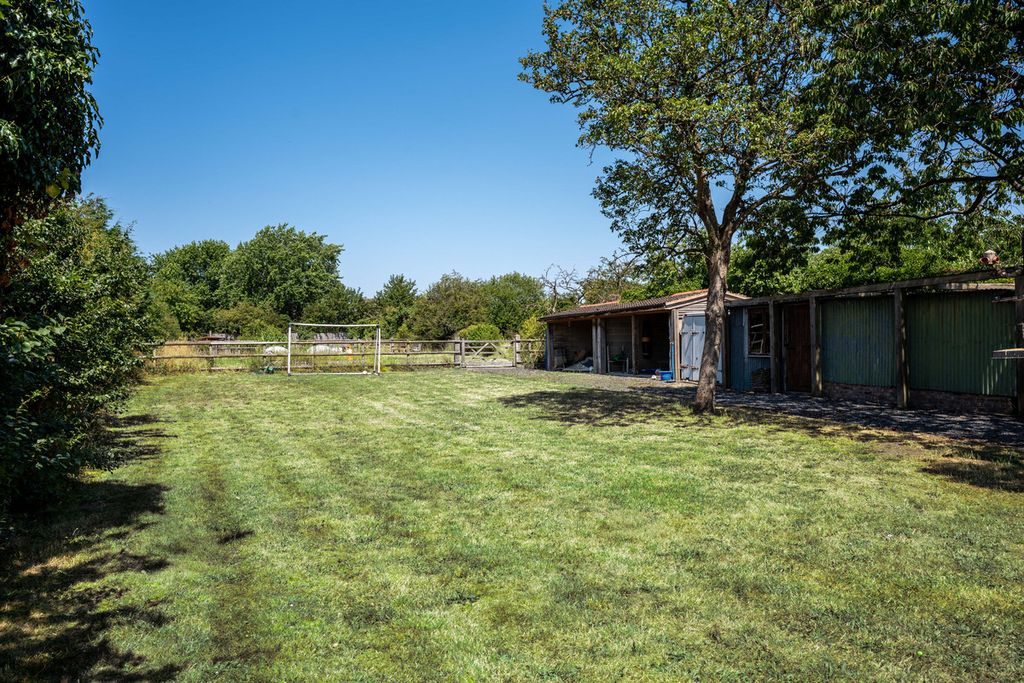 Property photo 2 of 26