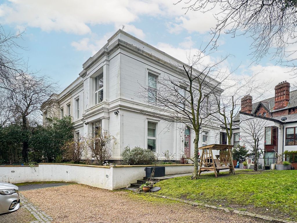 Property photo 1 of 11