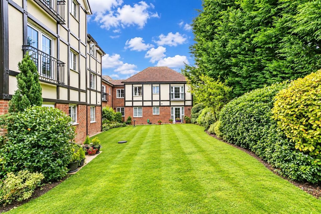 Property photo 1 of 18 Tudor Courtyard Garden In Summer.Png