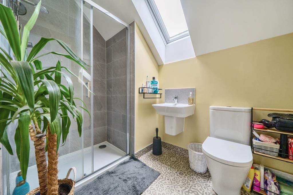 Property photo 2 of 22 Bathroom