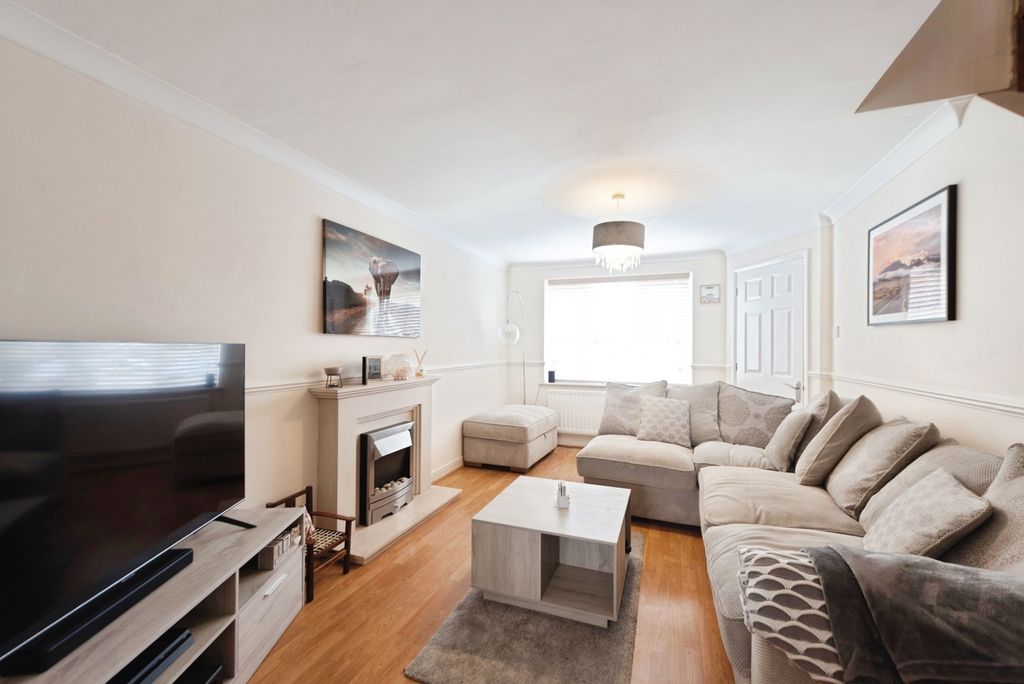 Property photo 2 of 17 Photo