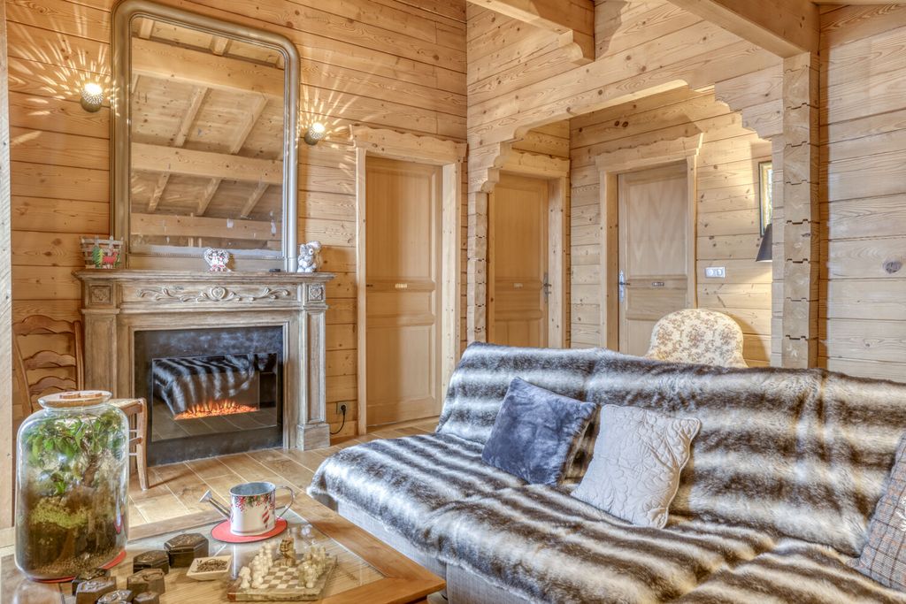 Property photo 3 of 12 Combloux Chalet For
