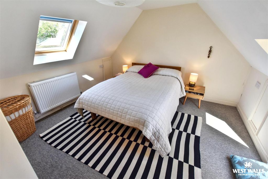 Property photo 3 of 21 1 (3).Jpg