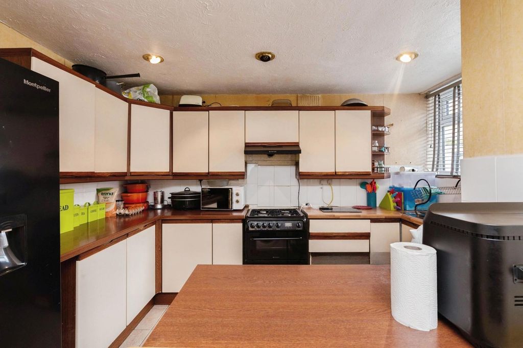 Property photo 2 of 20 Pbox-Img.Jpg