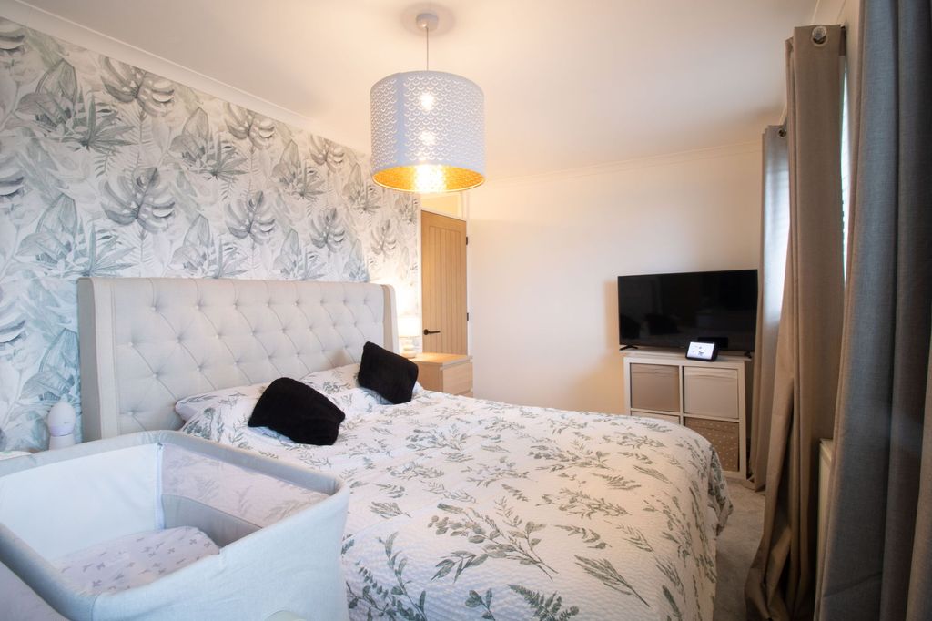 Additional image 16 of 3 bed semi-detached house for saleAvon Close, Pontllanfraith NP12