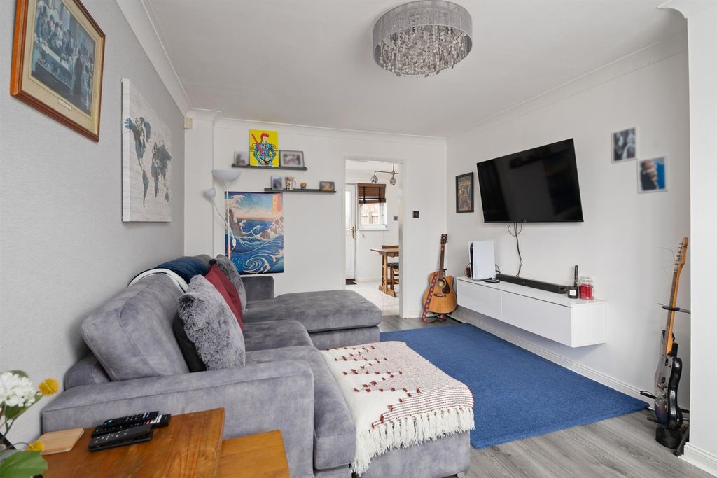 Property photo 2 of 19 3.Jpg