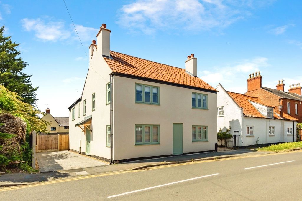 Property photo 1 of 17 Front