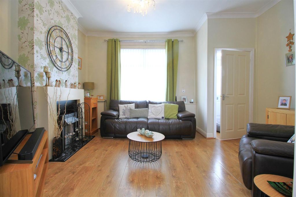 Property photo 3 of 11 Lounge..Jpg