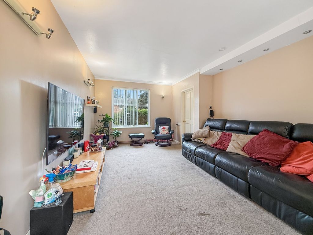 Property photo 2 of 21