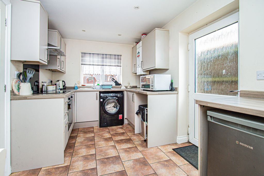 Property photo 2 of 11 Kitchen/Dining Room