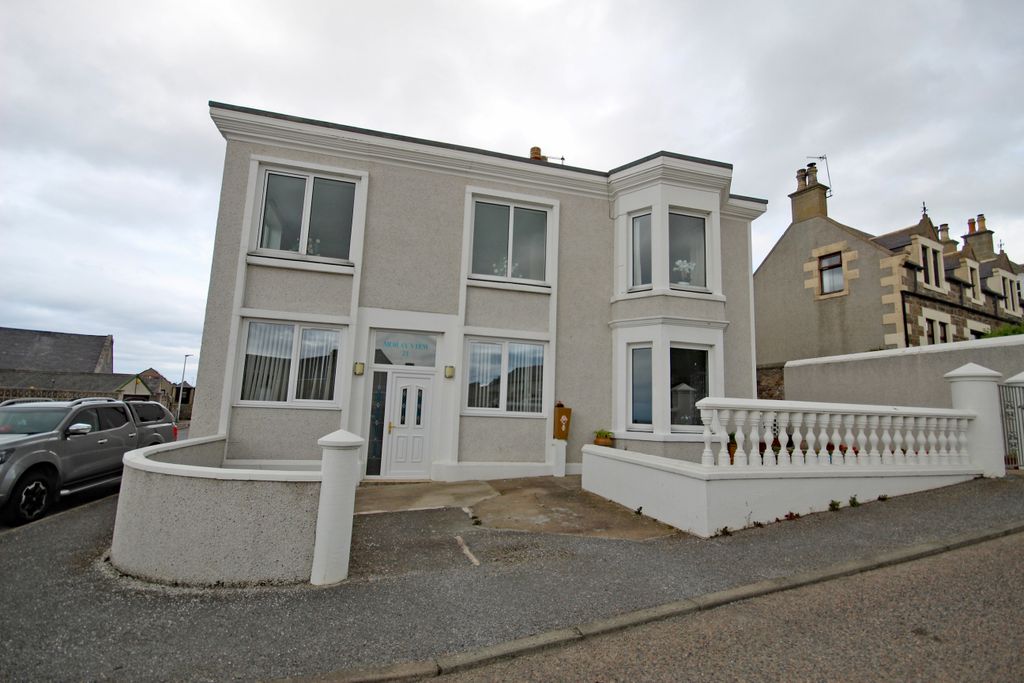 Property photo 2 of 39