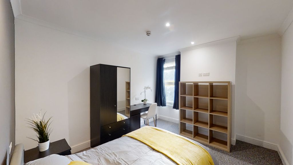 Property photo 2 of 7 Photo