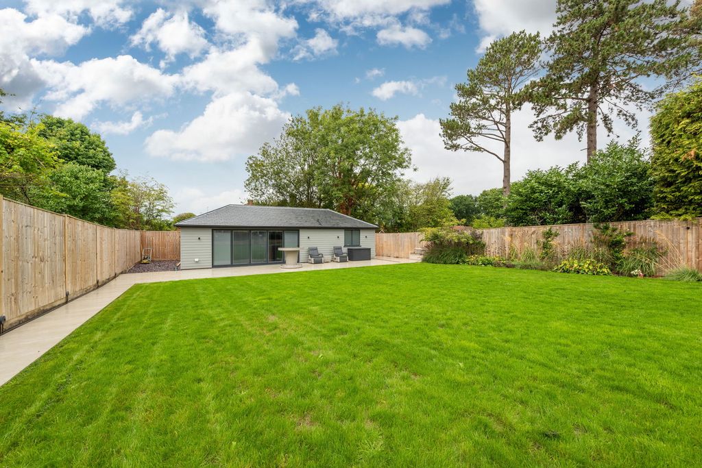 Property photo 2 of 24