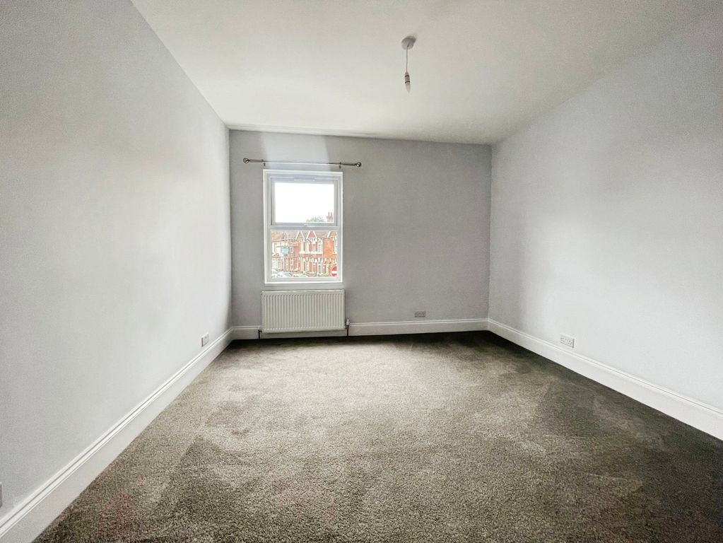 Property photo 3 of 8 Pbox-Img.Jpg
