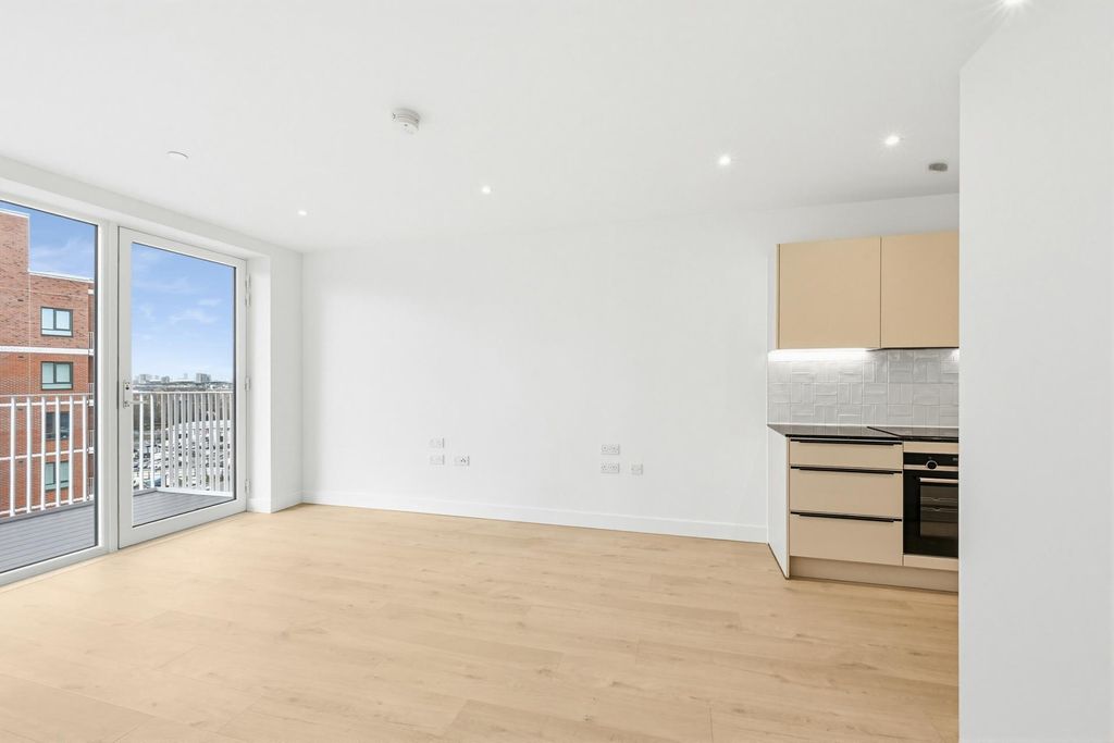 Property photo 3 of 13